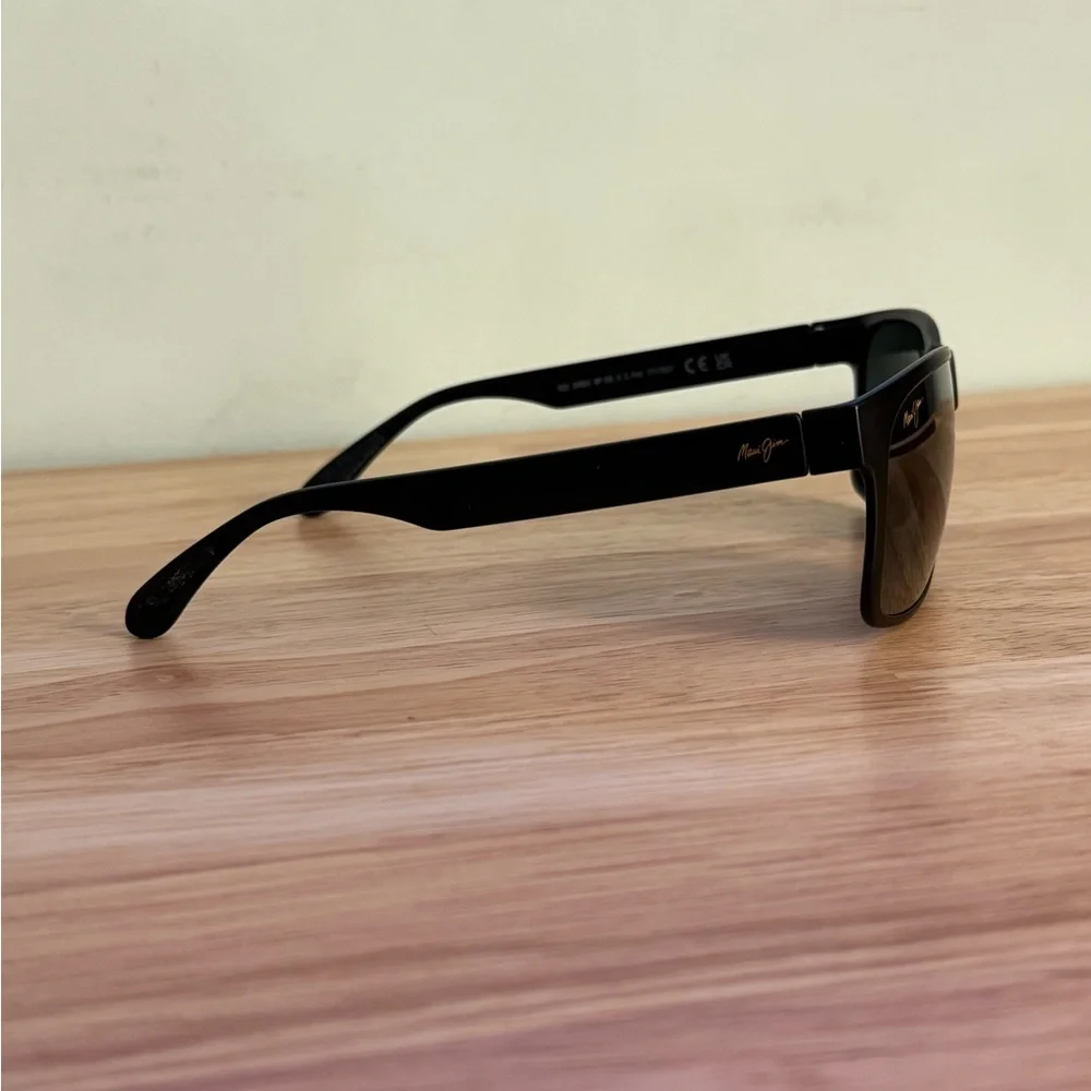 Maui Jim Red Sands Polarized Black Sunglasses - Picture 5 of 15